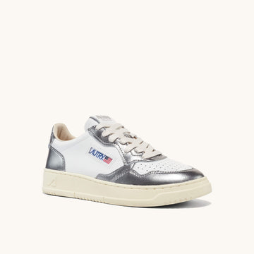 AUTRY | WB44 Sneakers Medalist low bicolor in pelle bianca e grigio metallizzato