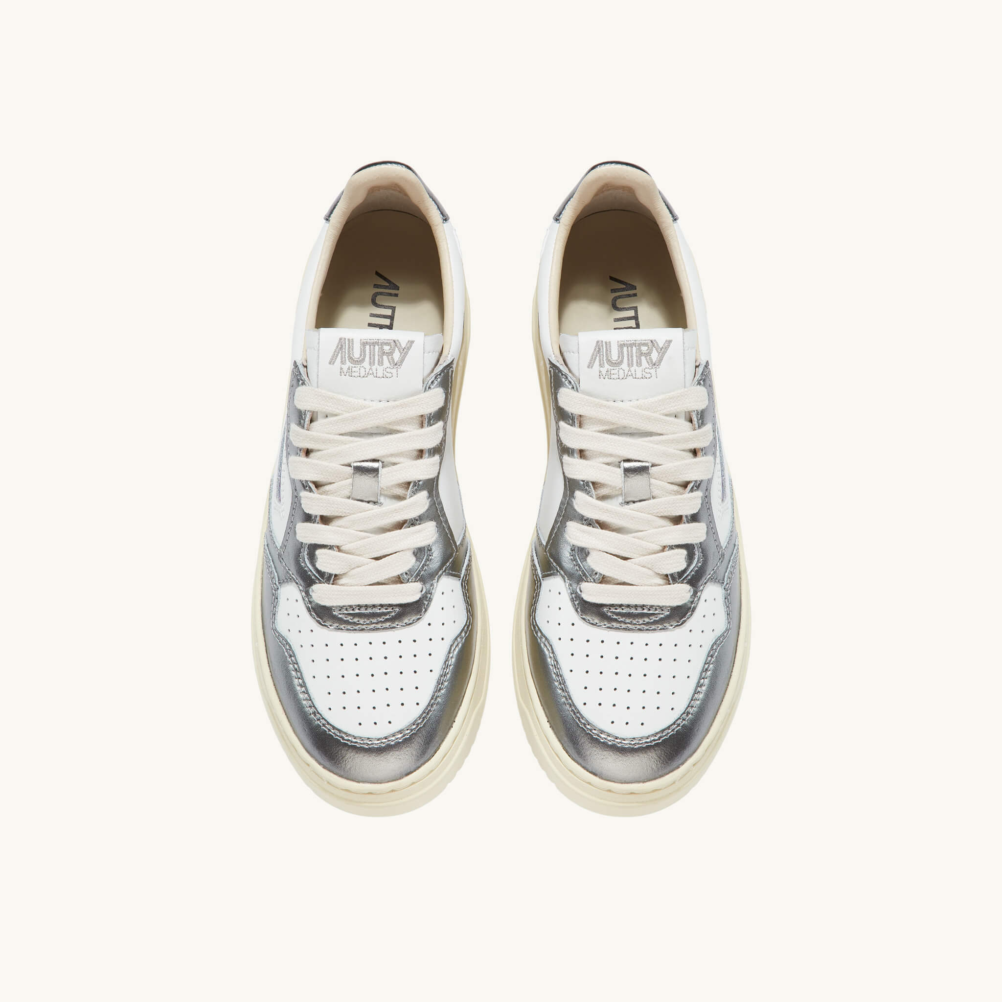 AUTRY | WB44 Sneakers Medalist low bicolor in pelle bianca e grigio metallizzato