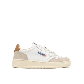 AUTRY | LS02 Sneakers Medalist low in pelle bianca e suede bianco e cuoio scuro