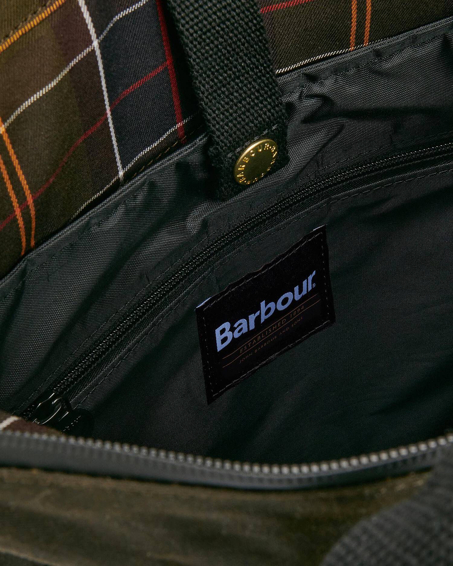 Barbour | Zaino Field In Tessuto Cerato Marrone Tabacco
