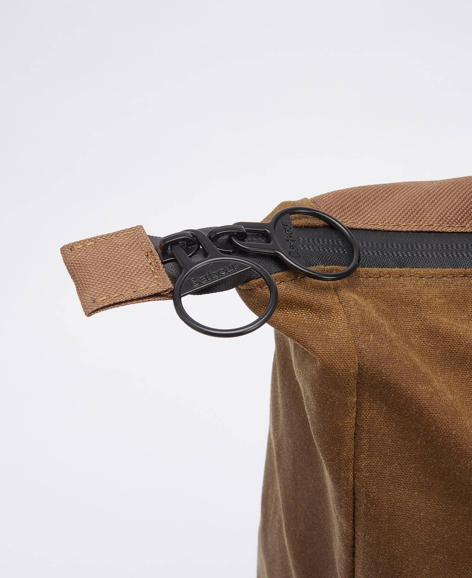 Barbour | Zaino Field In Tessuto Cerato Cachi