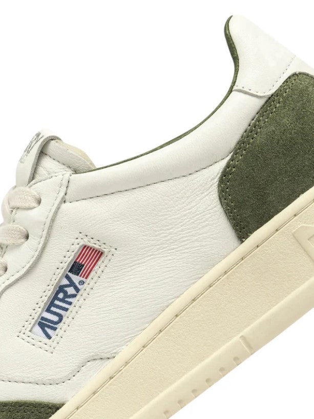 Autry | GS40 Sneakers Medalist low in pelle e suede bianca e verde militare