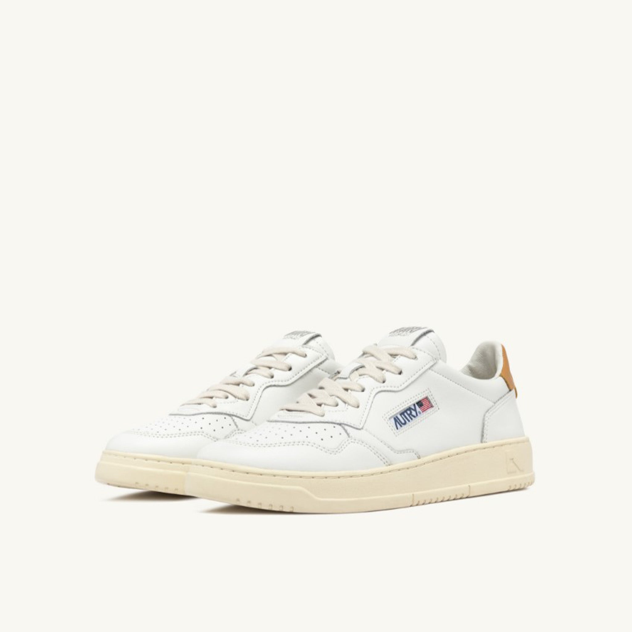 AUTRY | LL76 Sneakers Medalist low in pelle bianca e cuoio chiaro