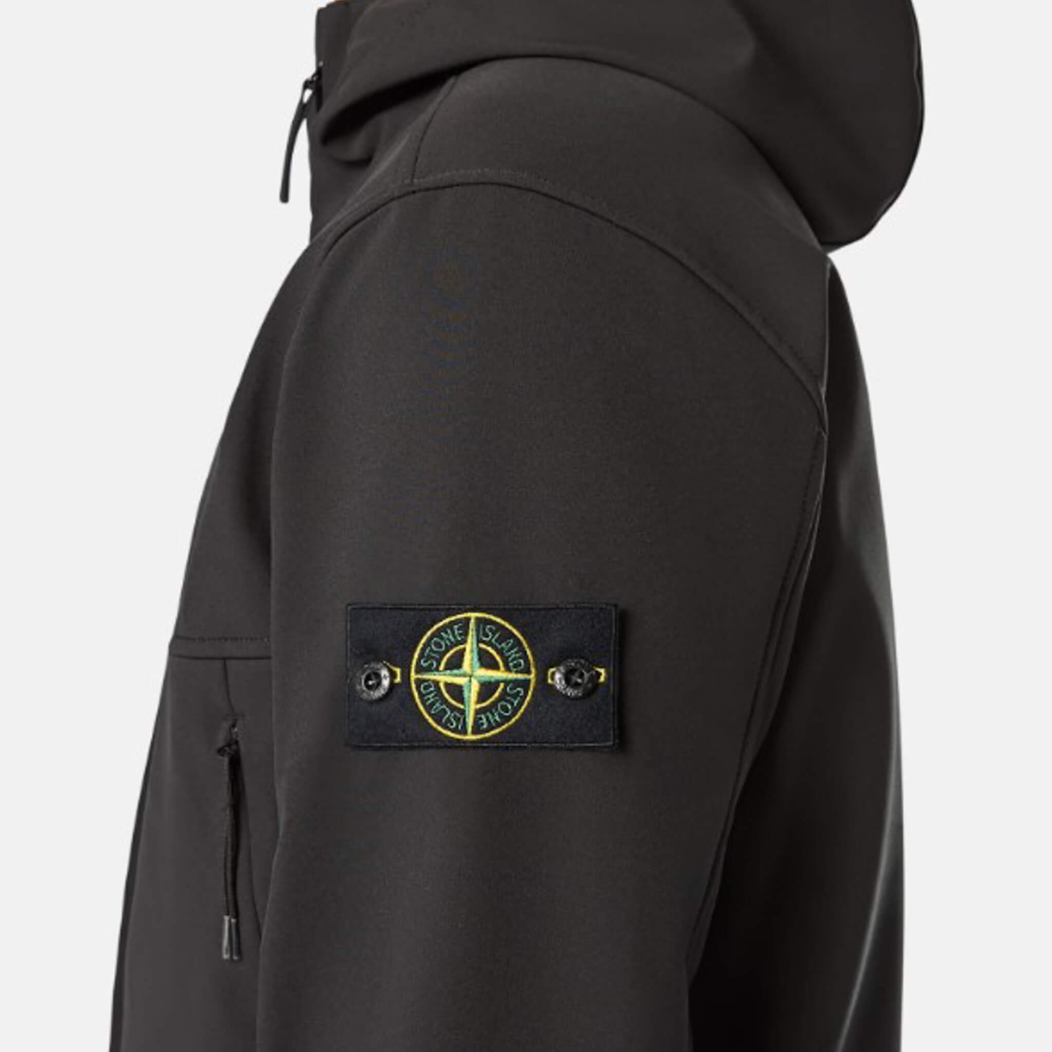 Stone Island | Giacca con cappuccio anti vento e impermeabile black Q0322