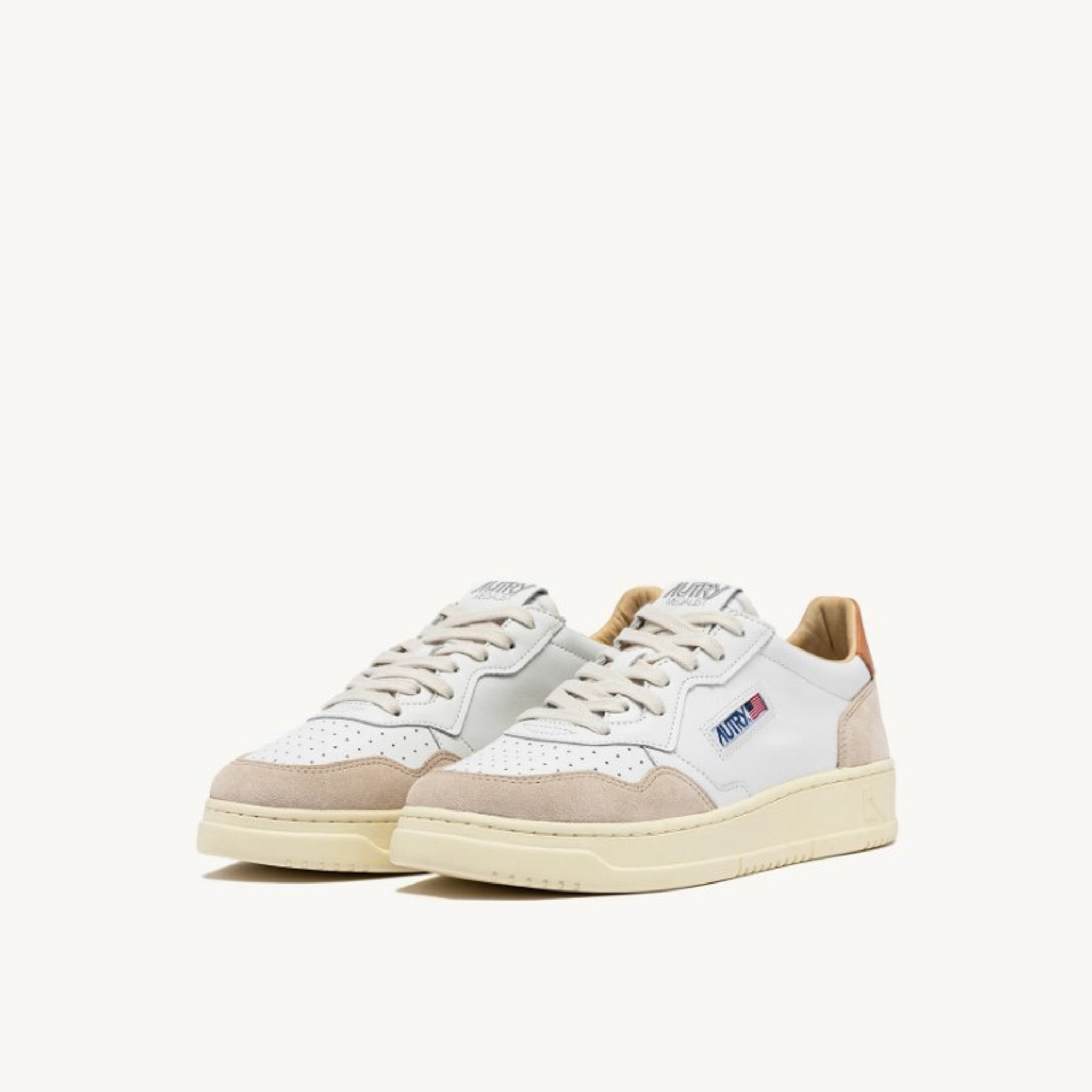 AUTRY | LS76 Sneakers Medalist low in pelle bianca e suede bianco e cuoio chiaro