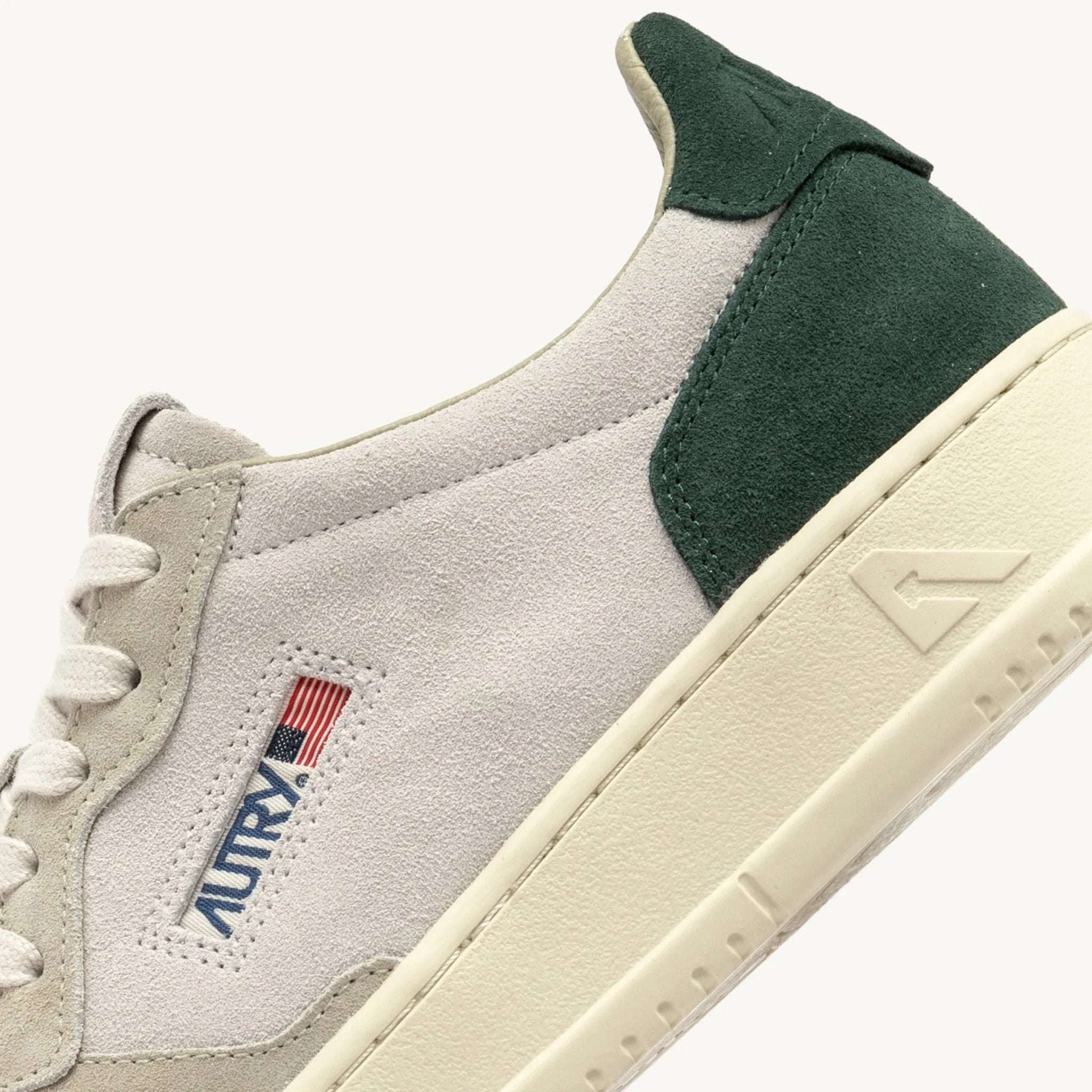 Autry | TS06 Sneakers Medalist low tricolor in suede verde scuro e beige