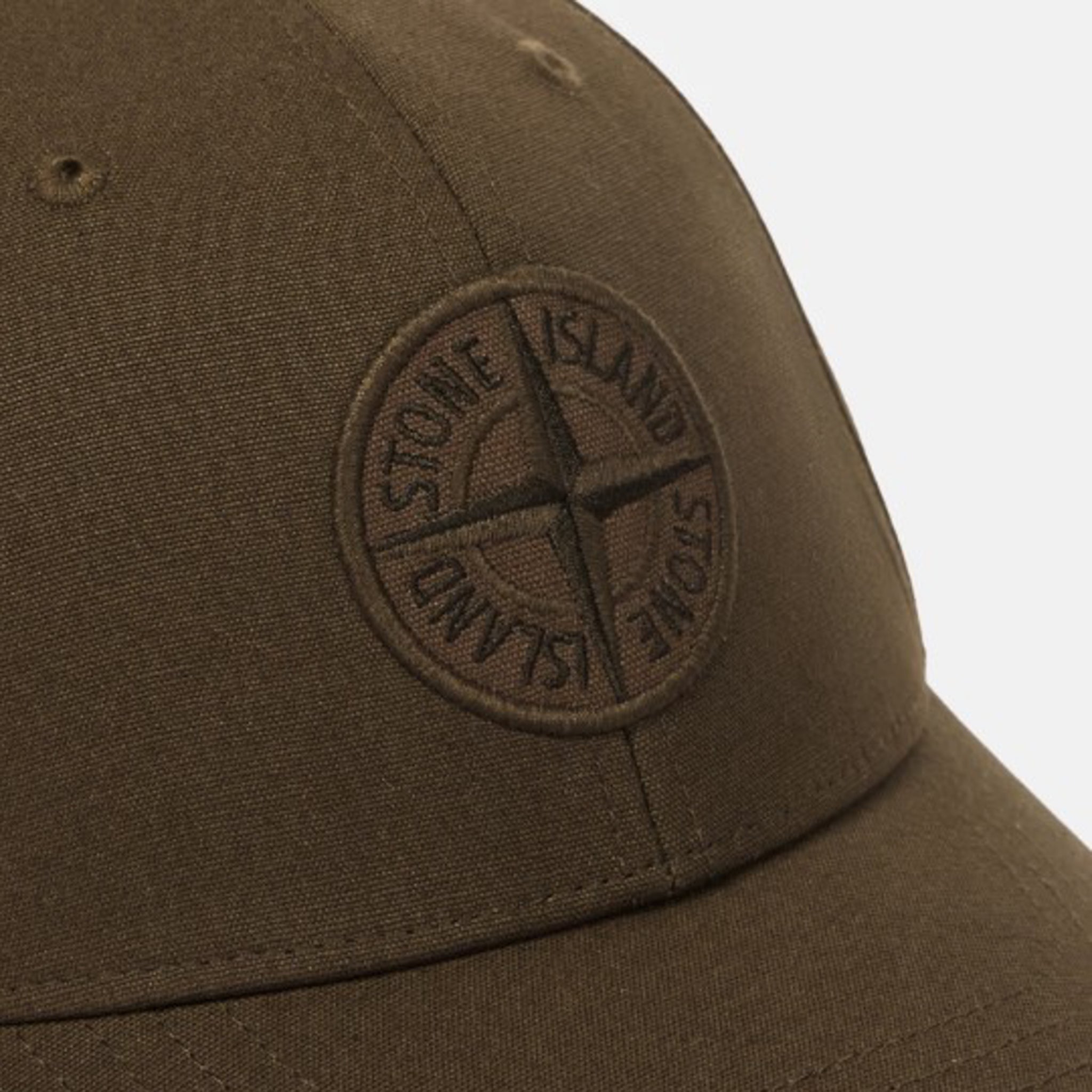 Stone Island | Cappellino con ricamo Compass e cursore regolabile verde militare 9100996